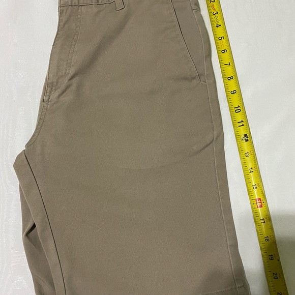 Shorts - Picture 6 of 8